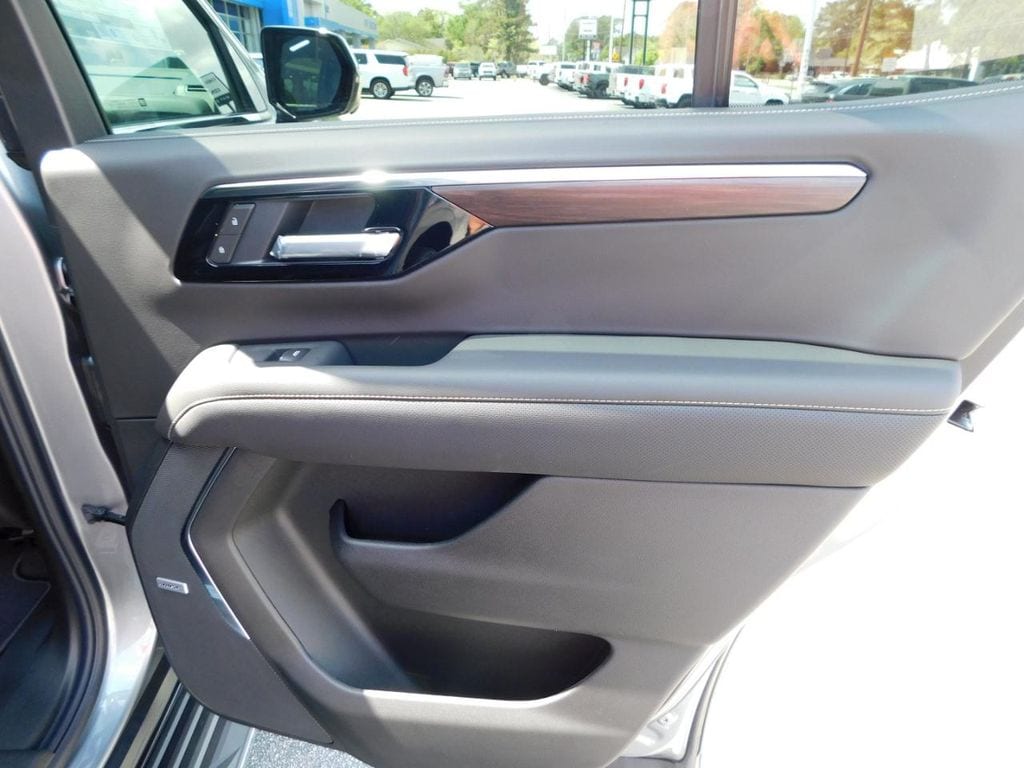 2026 Chevrolet Tahoe Premier - Photo 11