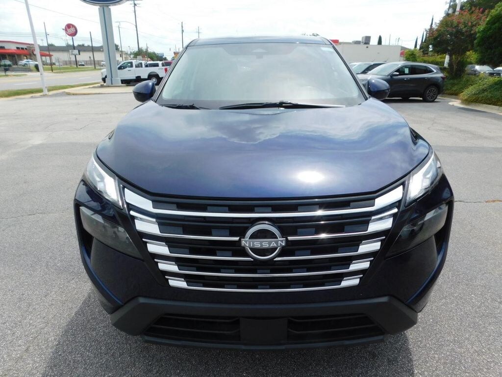 Used 2025 Nissan Rogue SV