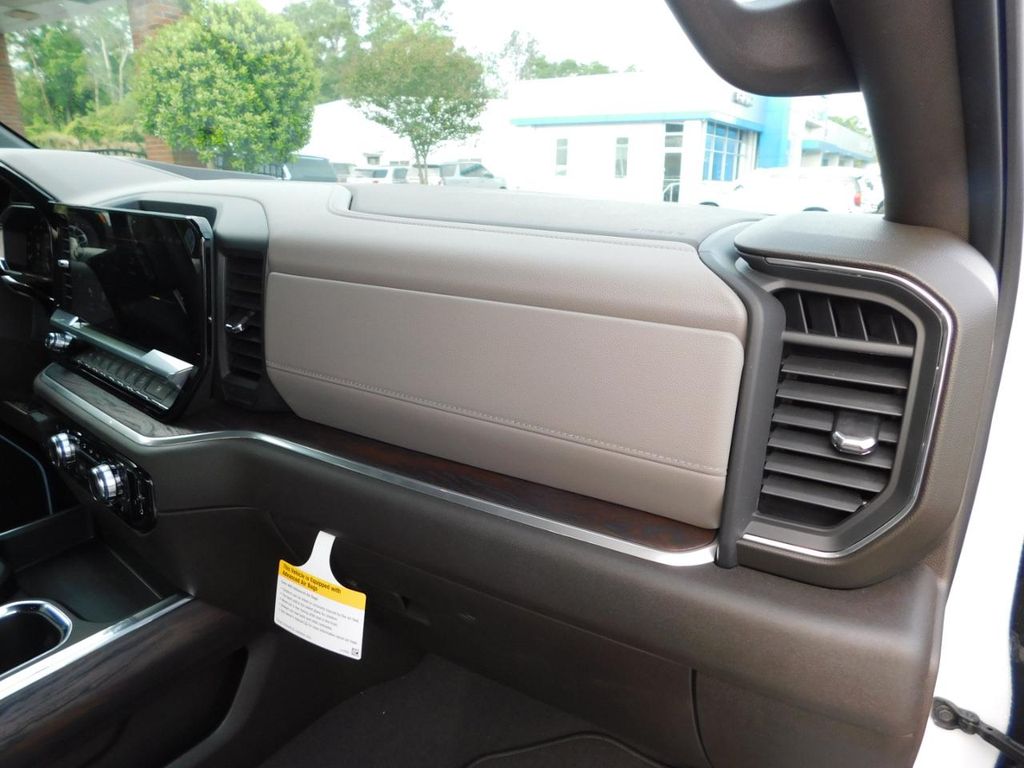 2026 GMC Sierra 1500 SLT - Photo 25