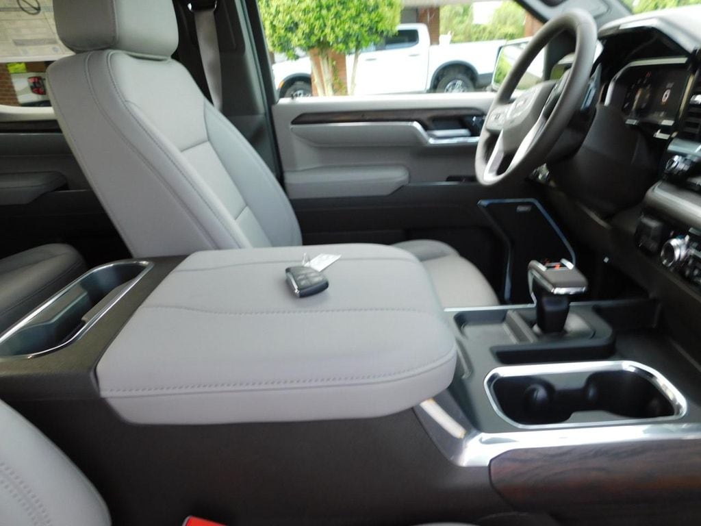 2026 GMC Sierra 1500 SLT - Photo 26