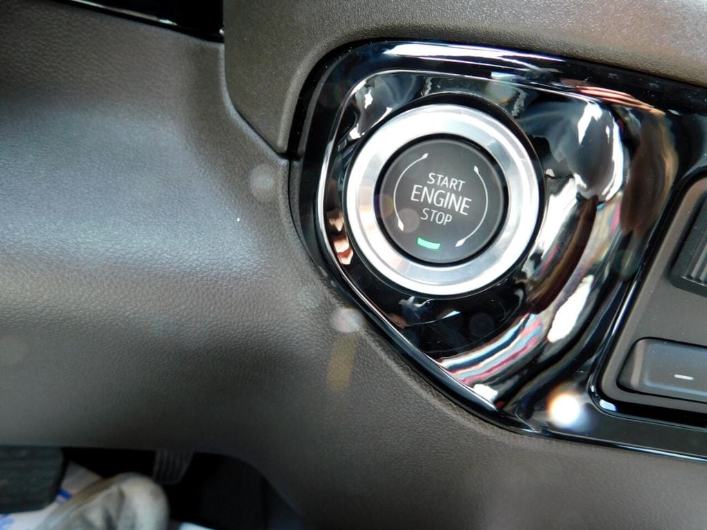 2025 GMC Sierra 2500HD SLT - Photo 39