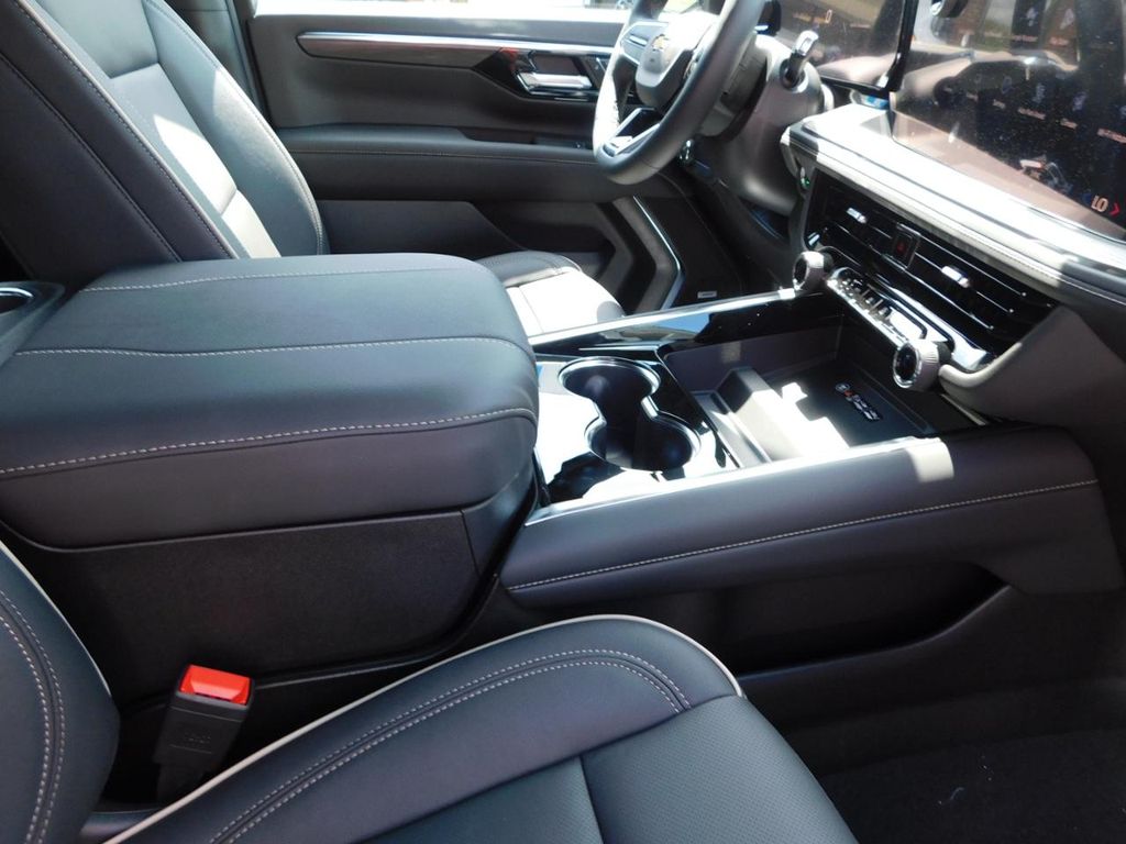 2026 Chevrolet Tahoe Premier - Photo 24