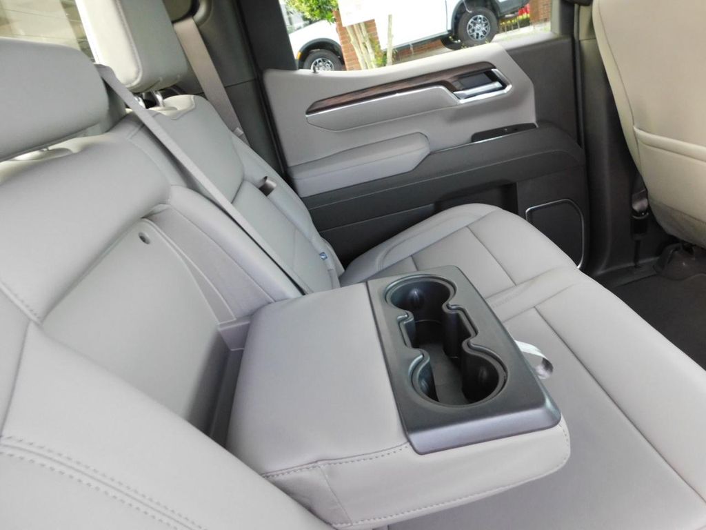 2026 GMC Sierra 1500 SLT - Photo 17