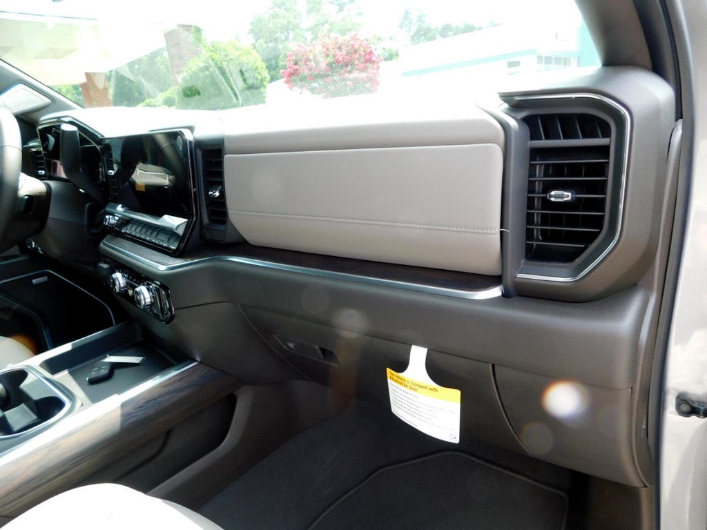 2025 GMC Sierra 2500HD SLT - Photo 27