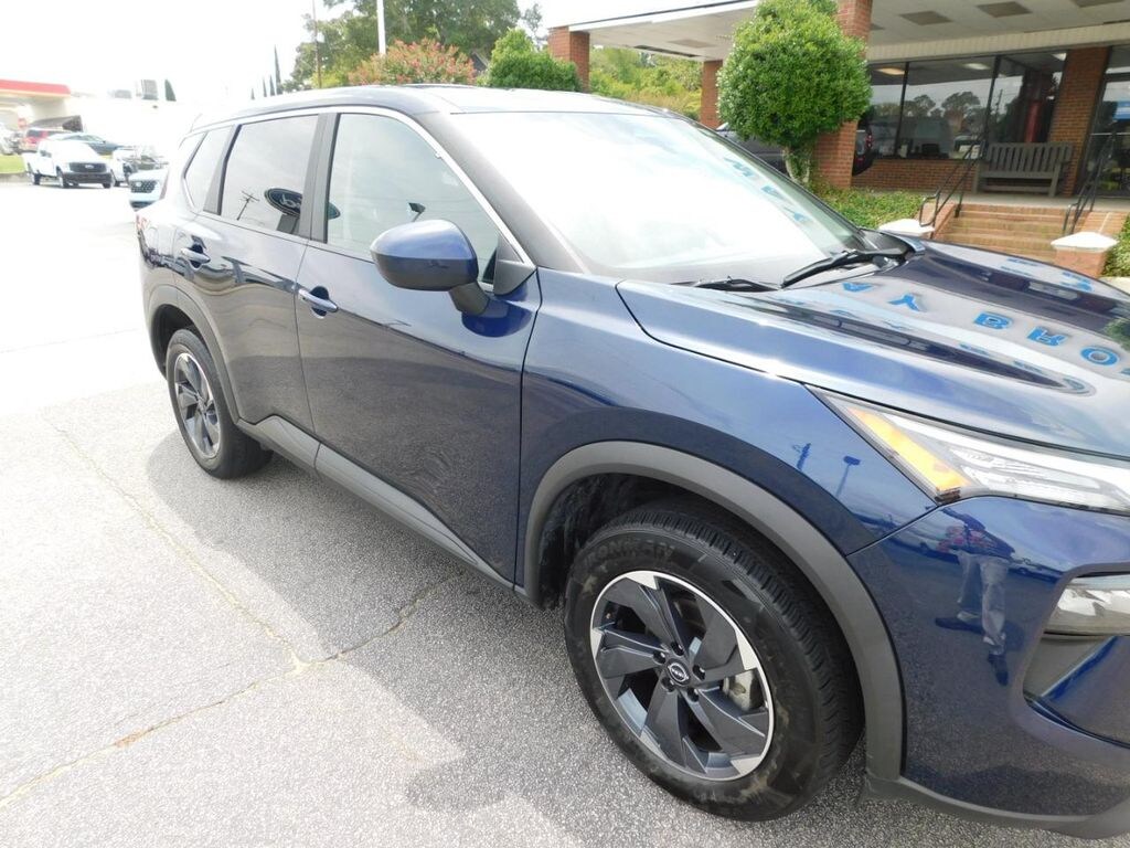 Used 2025 Nissan Rogue SV