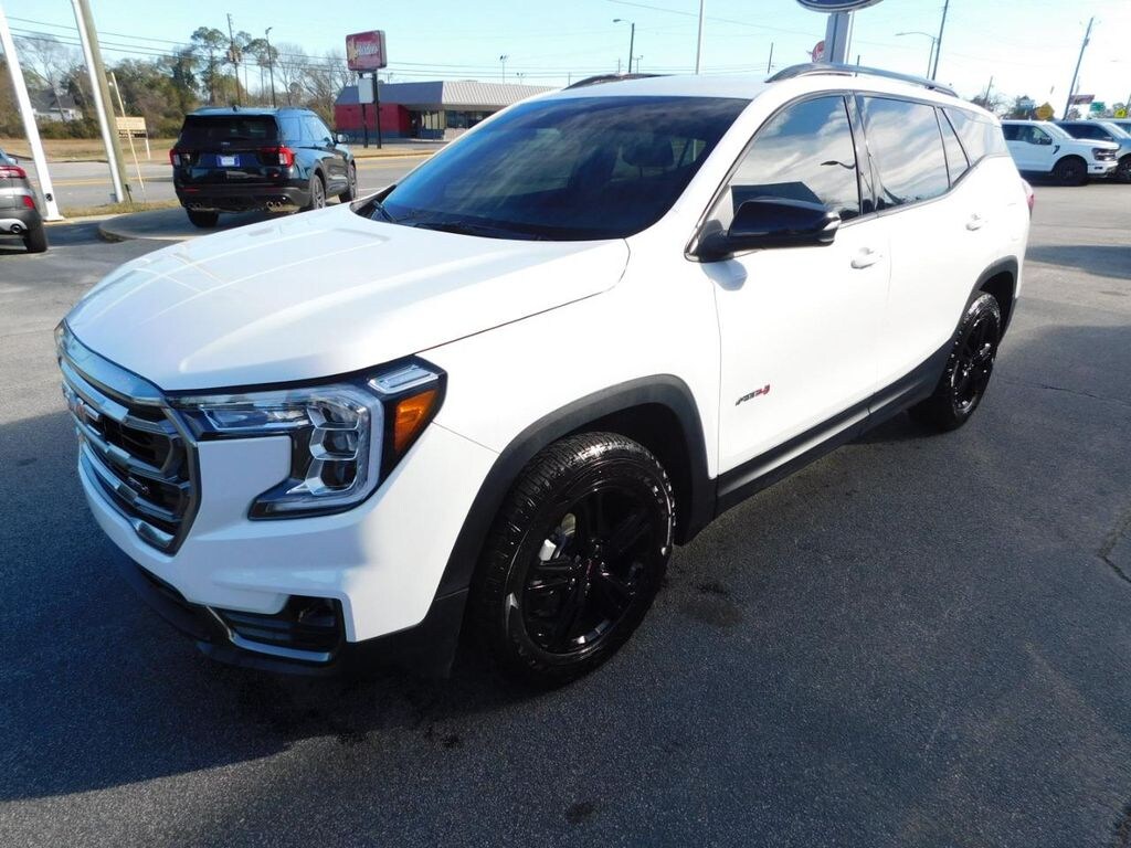 Used 2024 GMC Terrain AT4 SUV