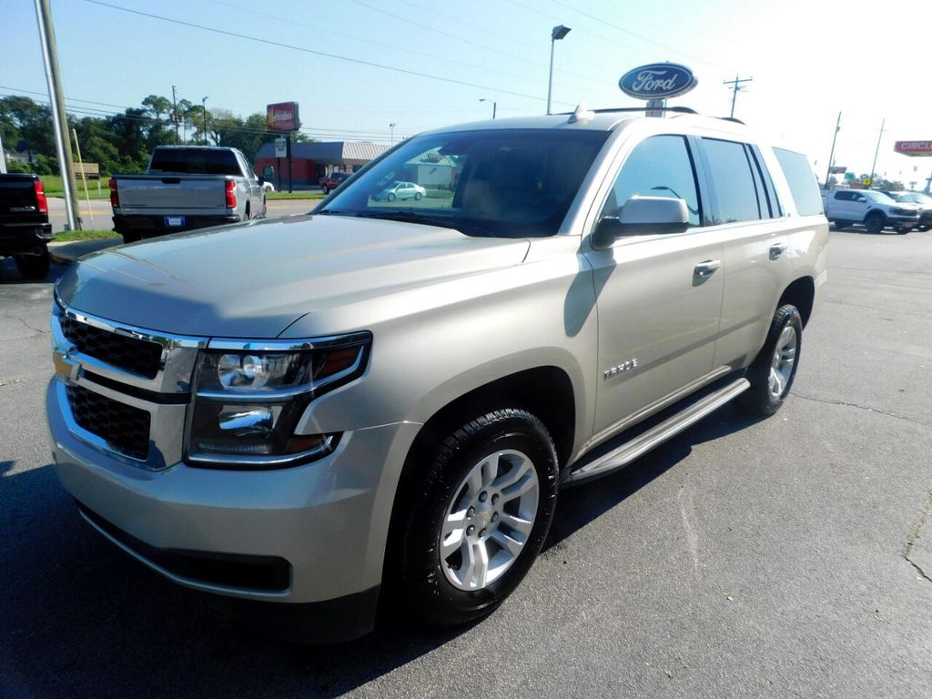 2017 Chevrolet Tahoe LT photo 4