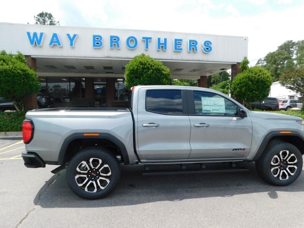 2026 GMC Canyon 4WD AT4 Crew Cab Short Box's photo