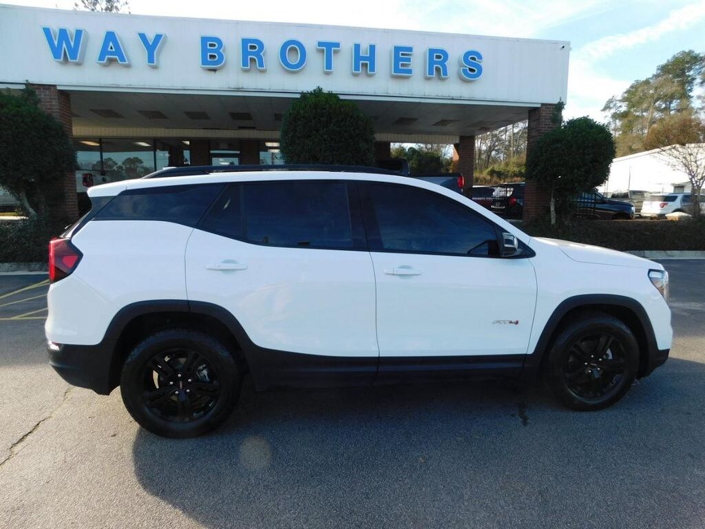 Used 2024 GMC Terrain AT4 SUV