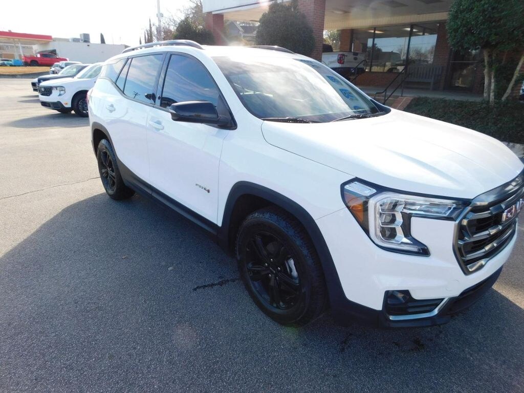 Used 2024 GMC Terrain AT4 SUV