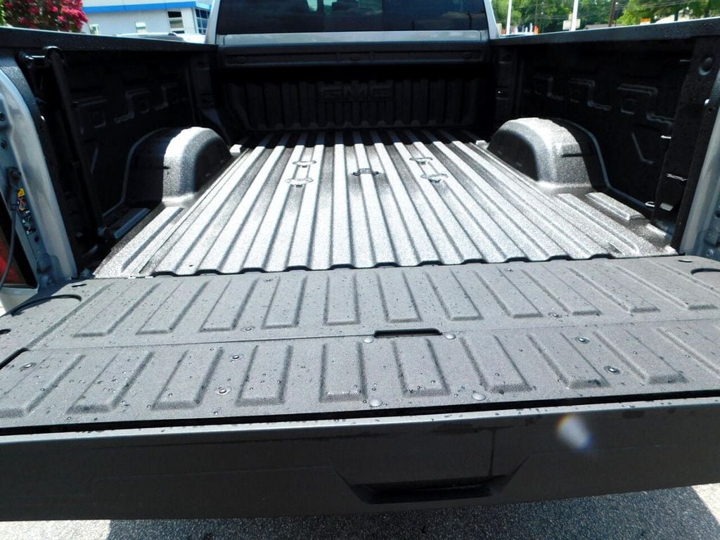 2025 GMC Sierra 2500HD SLT - Photo 8