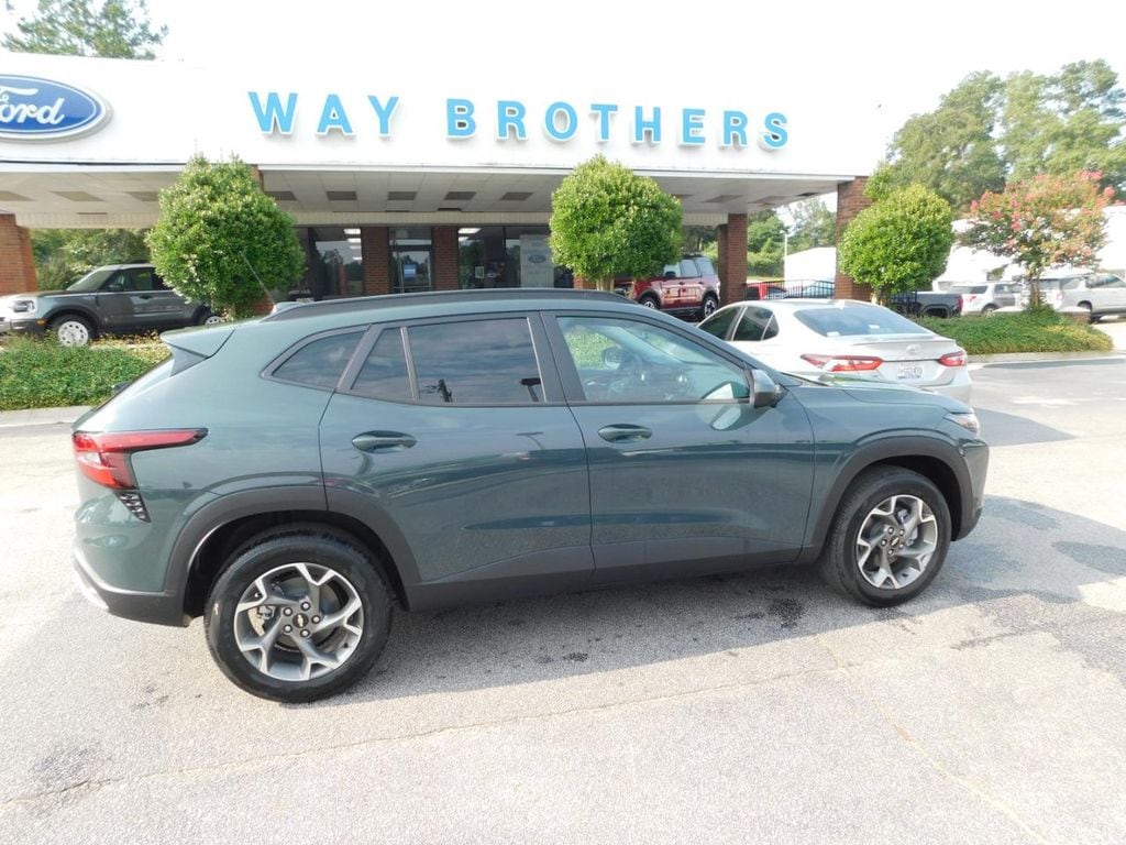 New 2026 Chevrolet Trax LT SUV