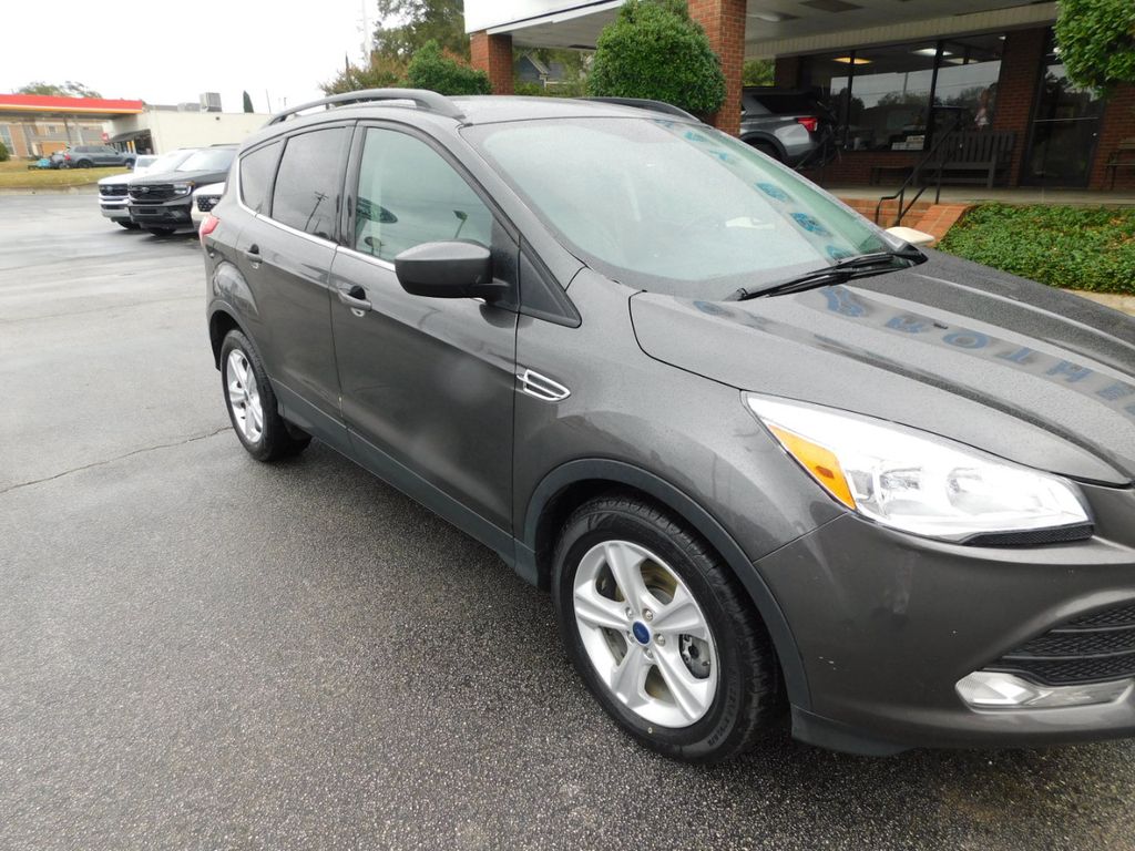 2016 Ford Escape SE photo 2