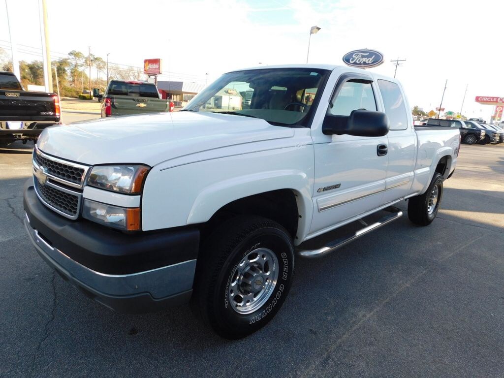 Used 2005 Chevrolet Silverado 2500 HD LS Truck