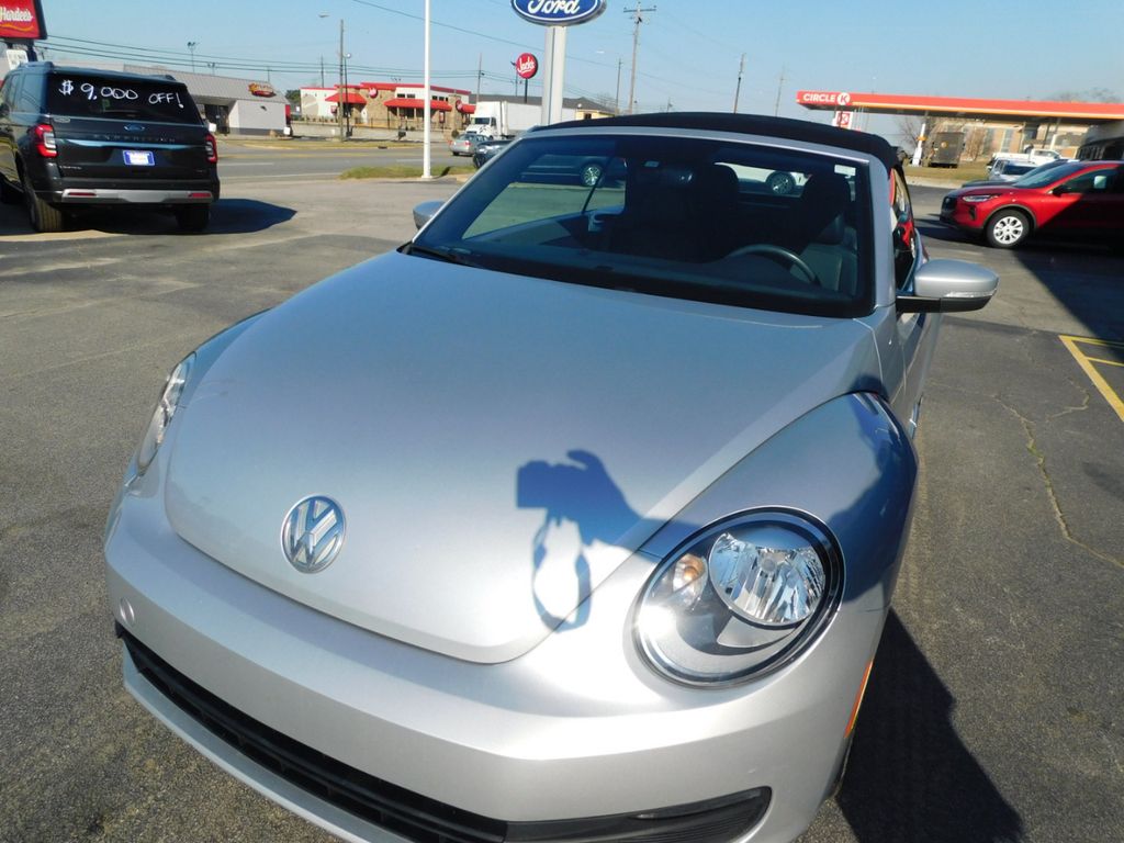 2016 Volkswagen Beetle Convertible 1.8T S photo 3