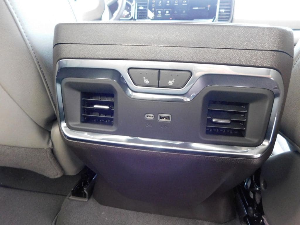 2026 GMC Sierra 1500 SLT - Photo 19