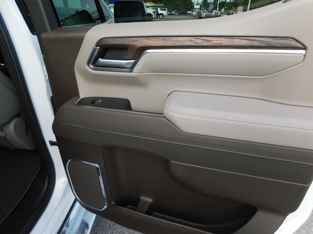 2026 GMC Sierra 1500 SLT - Photo 13