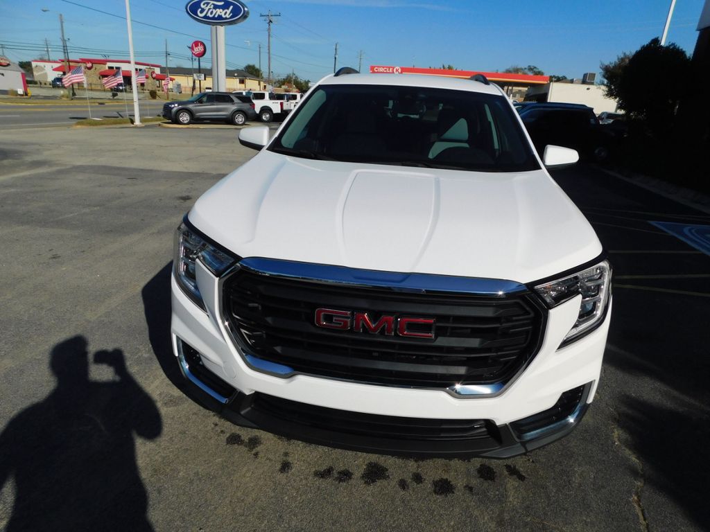 2022 Gmc Terrain SLE photo 3