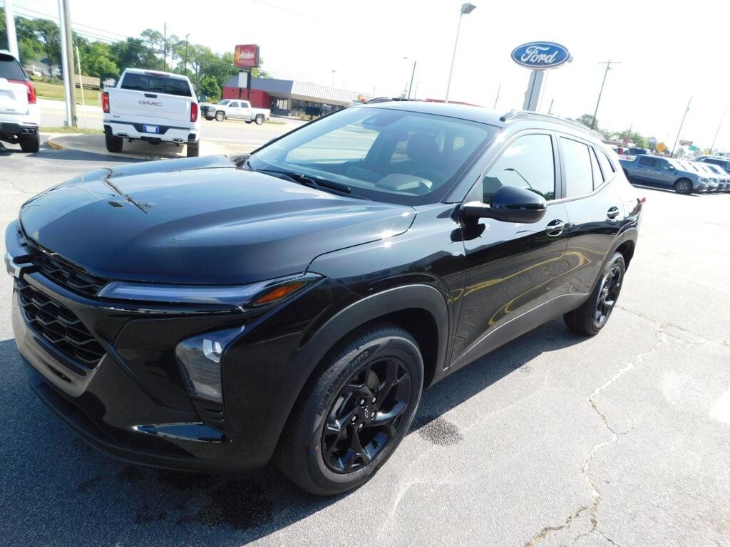 New 2026 Chevrolet Trax LT SUV