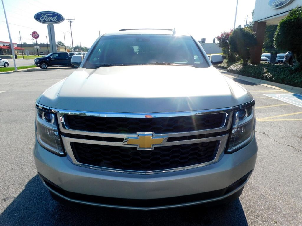 2017 Chevrolet Tahoe LT photo 3