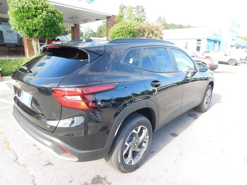 2026 Chevrolet Trax LT - Photo 8