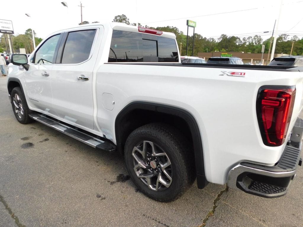 2026 GMC Sierra 1500 SLT - Photo 6
