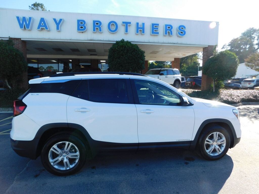 Used 2022 GMC Terrain SLE SUV