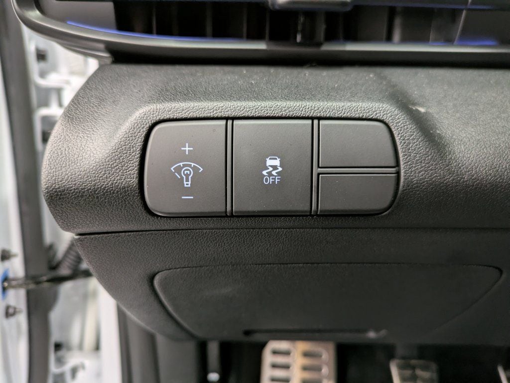 2025 Hyundai Elantra N - Photo 21