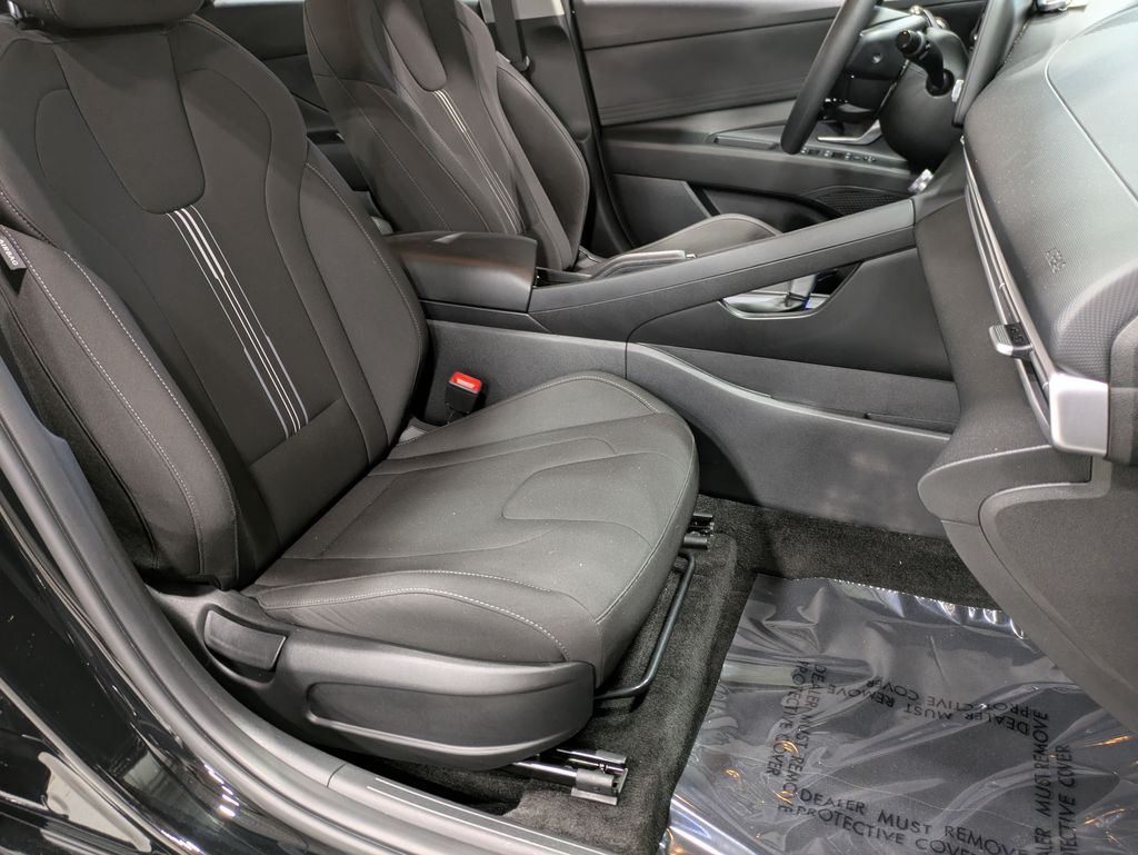2022 Hyundai Elantra SEL - Photo 28