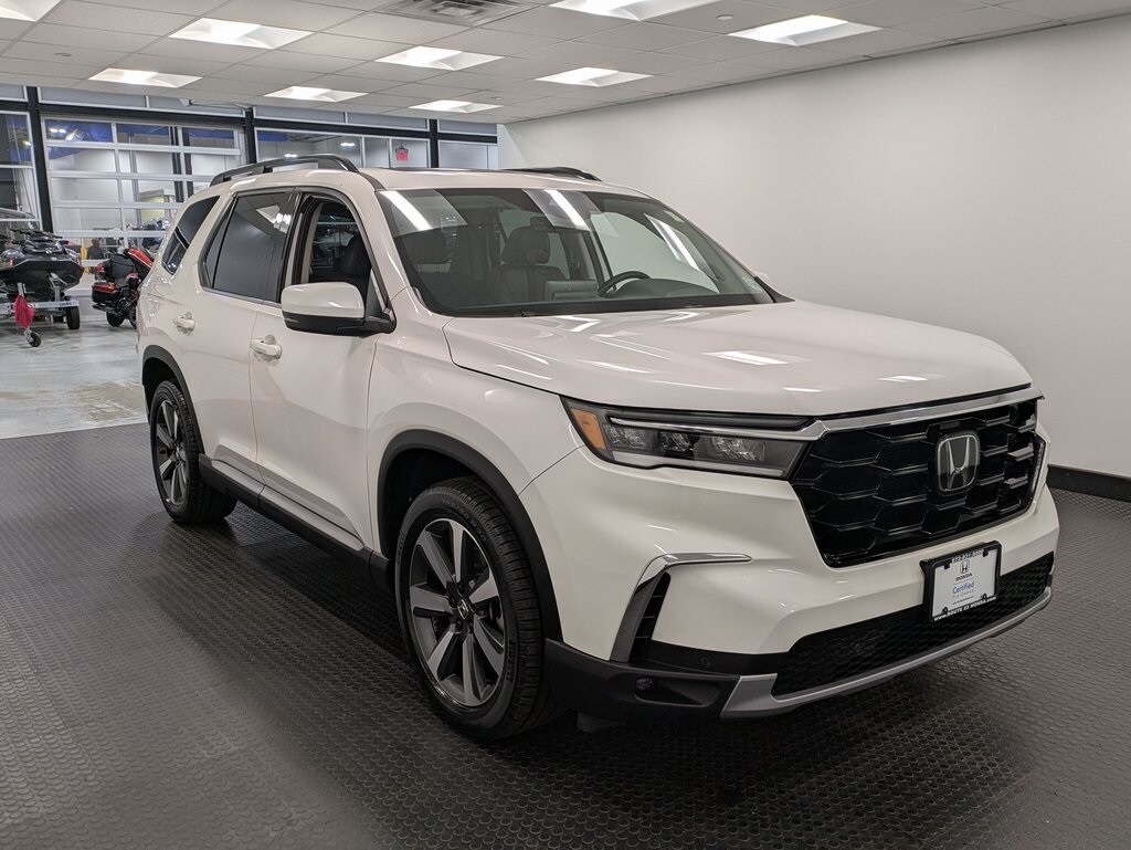 2023 Honda Pilot Touring photo 3