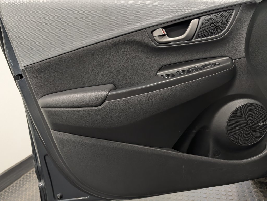 2020 Hyundai Kona Limited - Photo 8