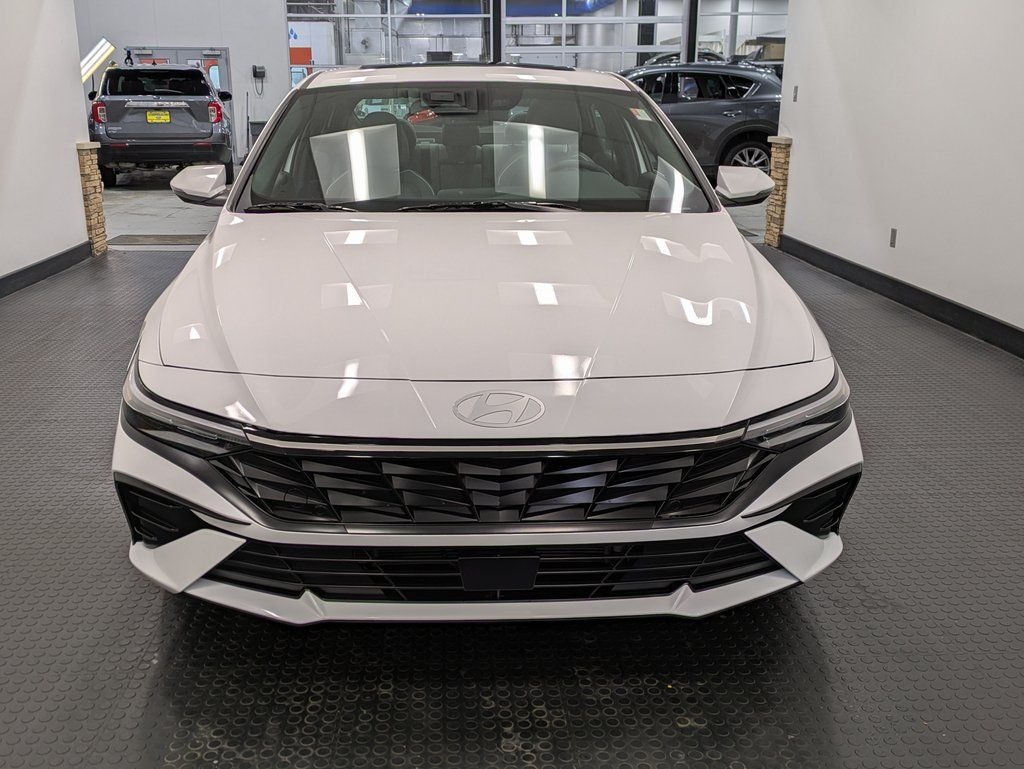 Certified 2025 Hyundai Elantra Hybrid Limited Sedan