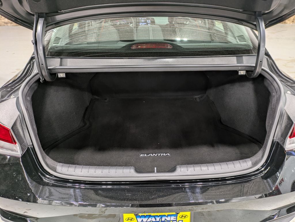 2022 Hyundai Elantra SEL - Photo 24