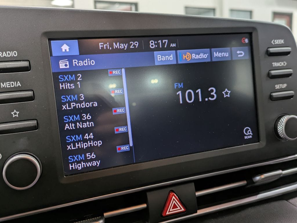 2022 Hyundai Elantra SEL - Photo 11
