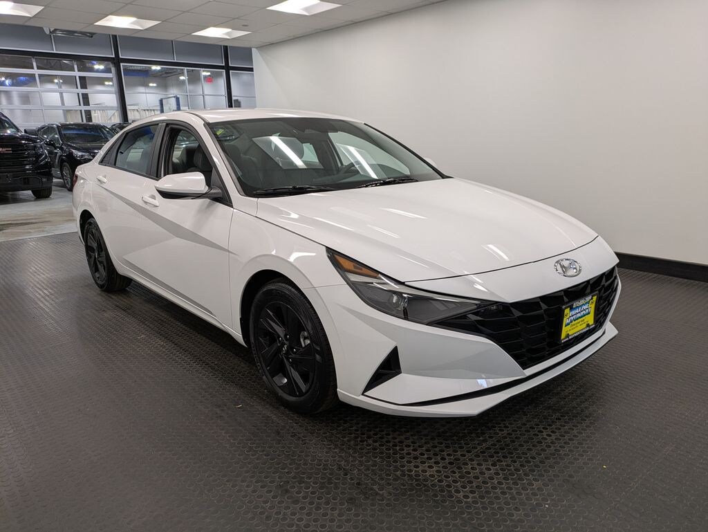 Used 2023 Hyundai Elantra SEL Sedan