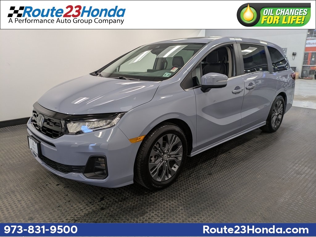 2025 Honda Odyssey Touring's photo