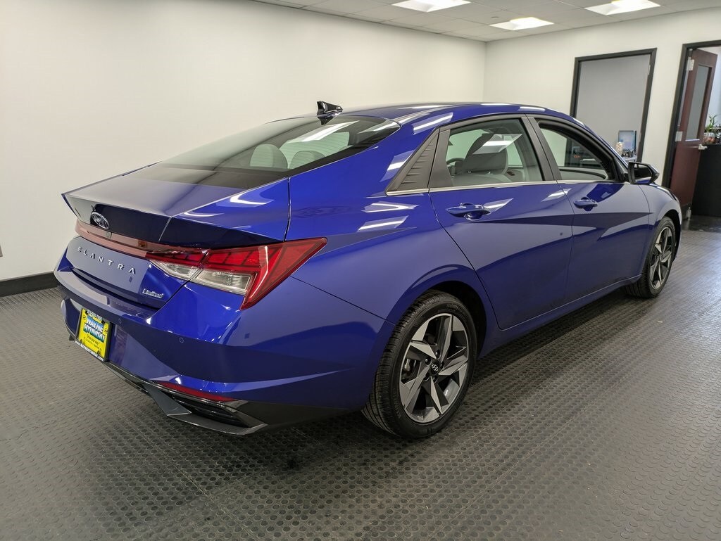 2023 Hyundai Elantra Limited photo 4