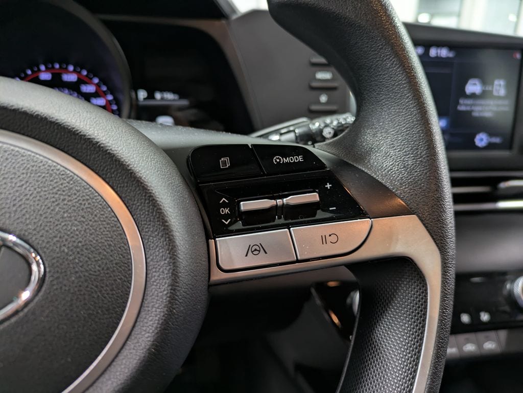 2022 Hyundai Elantra SEL - Photo 17