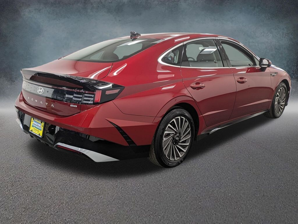 Used 2024 Hyundai Sonata Hybrid SEL Sedan