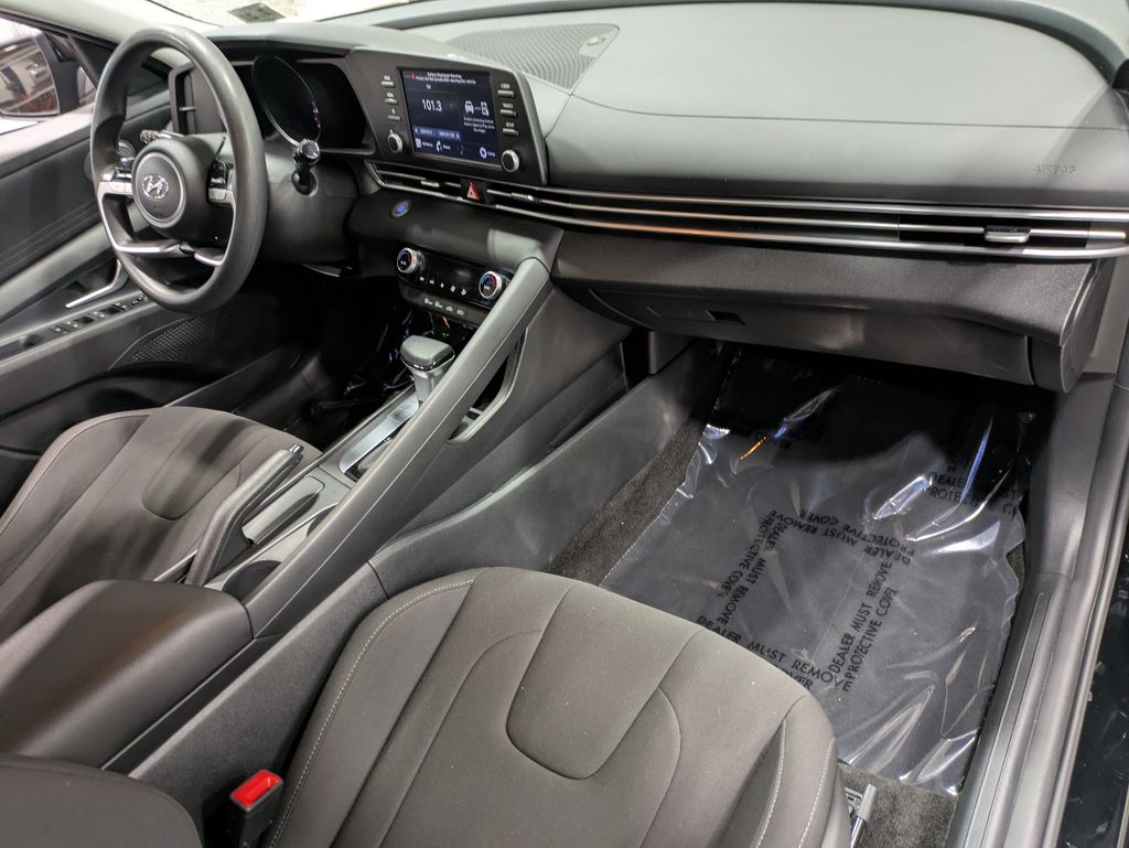 2022 Hyundai Elantra SEL - Photo 29