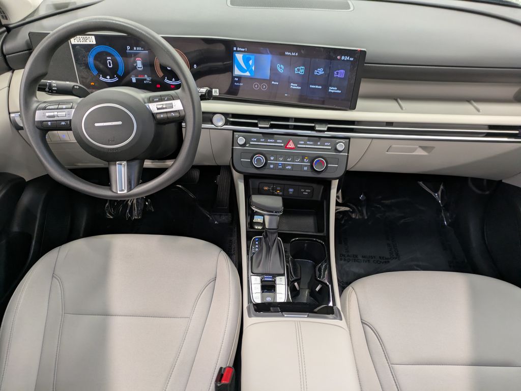 2025 Hyundai Tucson SE - Photo 23