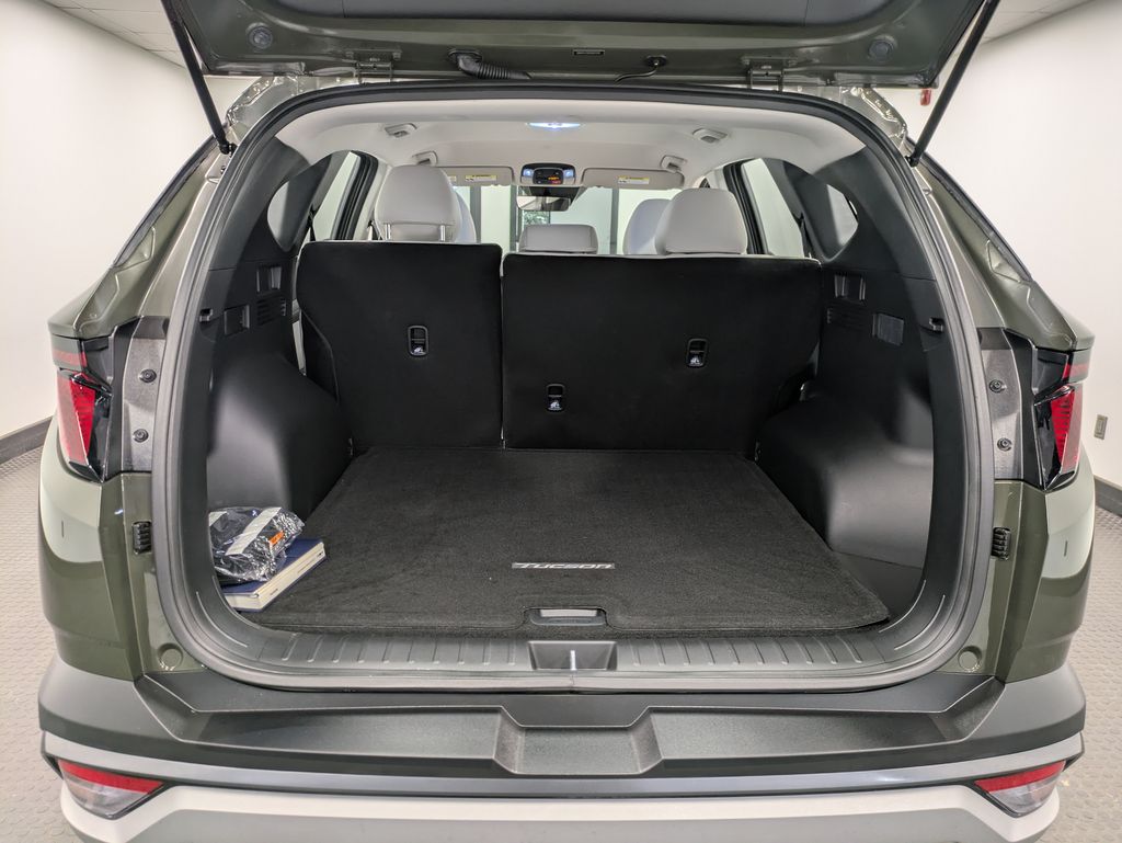 2025 Hyundai Tucson SE - Photo 24