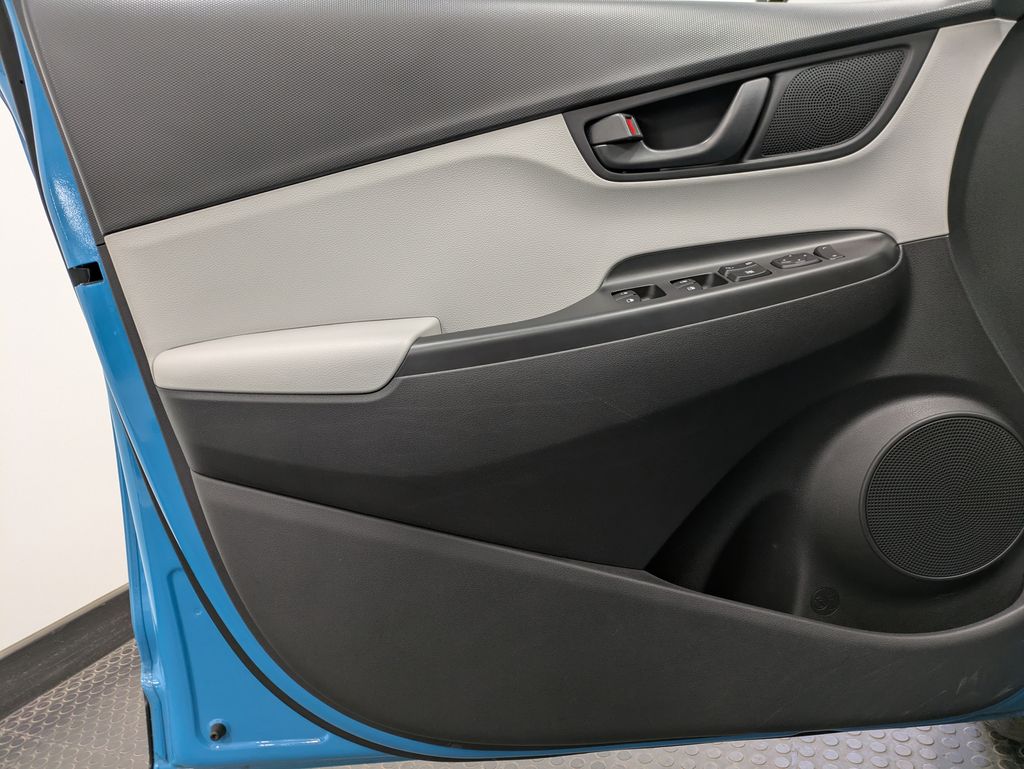 2023 Hyundai Kona SEL - Photo 8