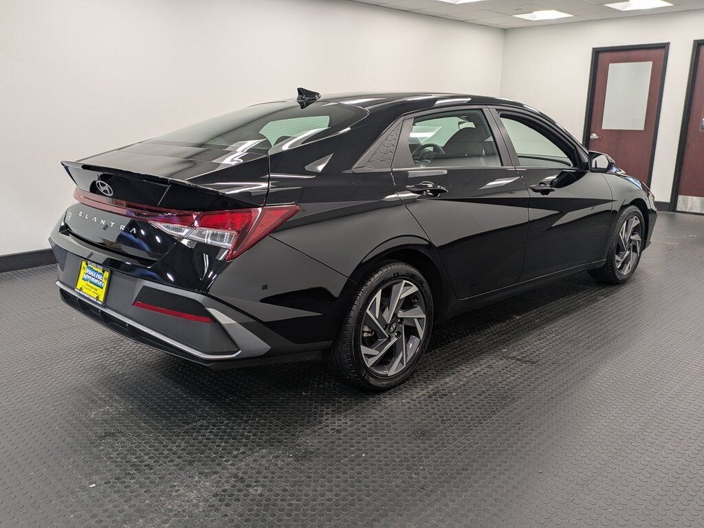 Certified 2025 Hyundai Elantra SEL Sport Sedan