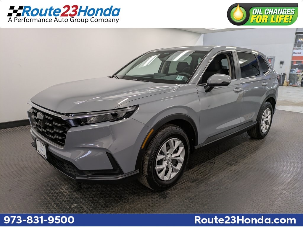 2025 Honda CR-V LX's photo