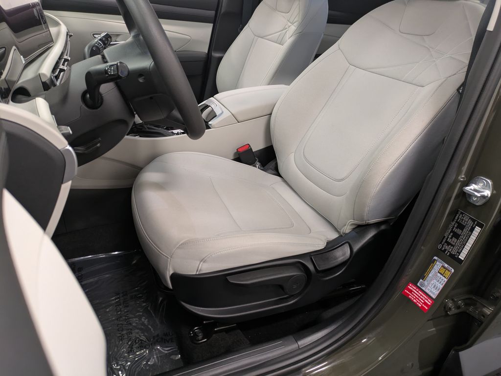 2025 Hyundai Tucson SE - Photo 9