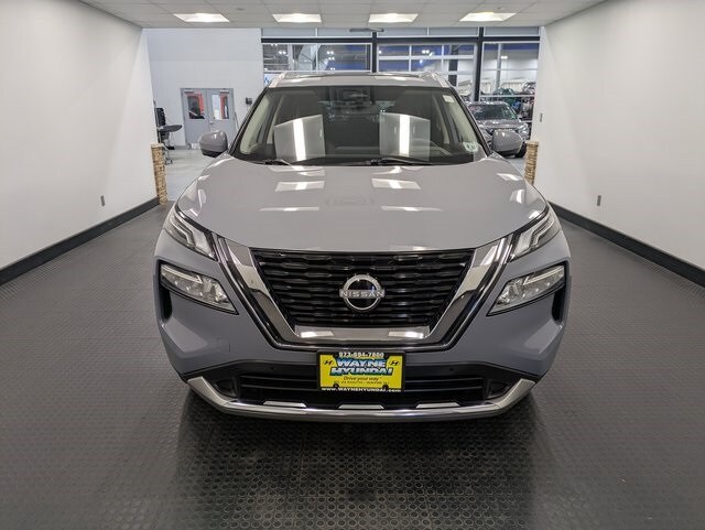 2023 Nissan Rogue Platinum photo 2