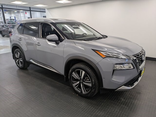 2023 Nissan Rogue Platinum photo 3