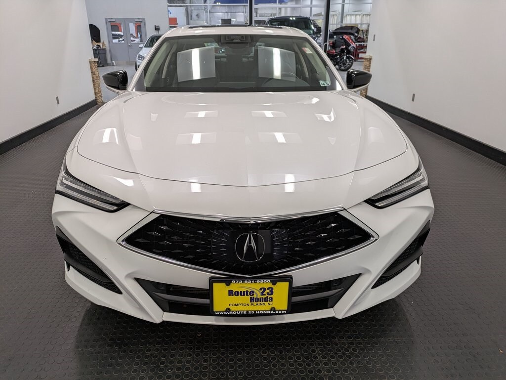2023 Acura TLX photo 2