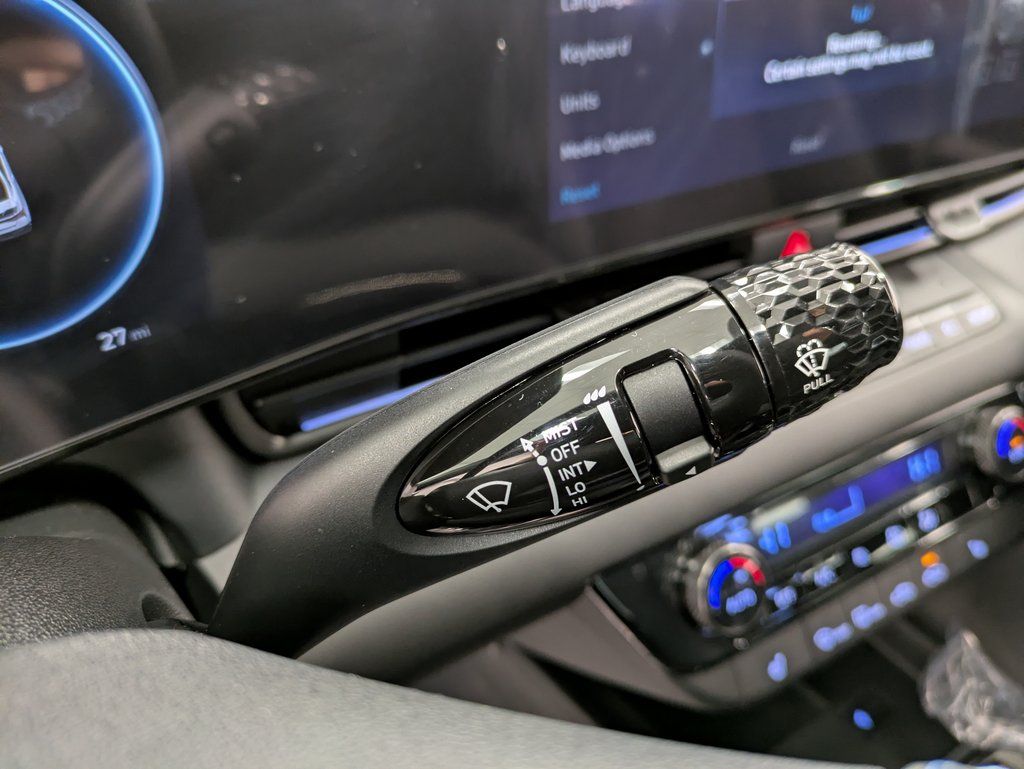 2025 Hyundai Elantra N - Photo 19